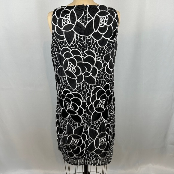 NEW Sachin + Babi Anthropology Black White Petalwork Embroidered Shift Dress 10 - Picture 4 of 14